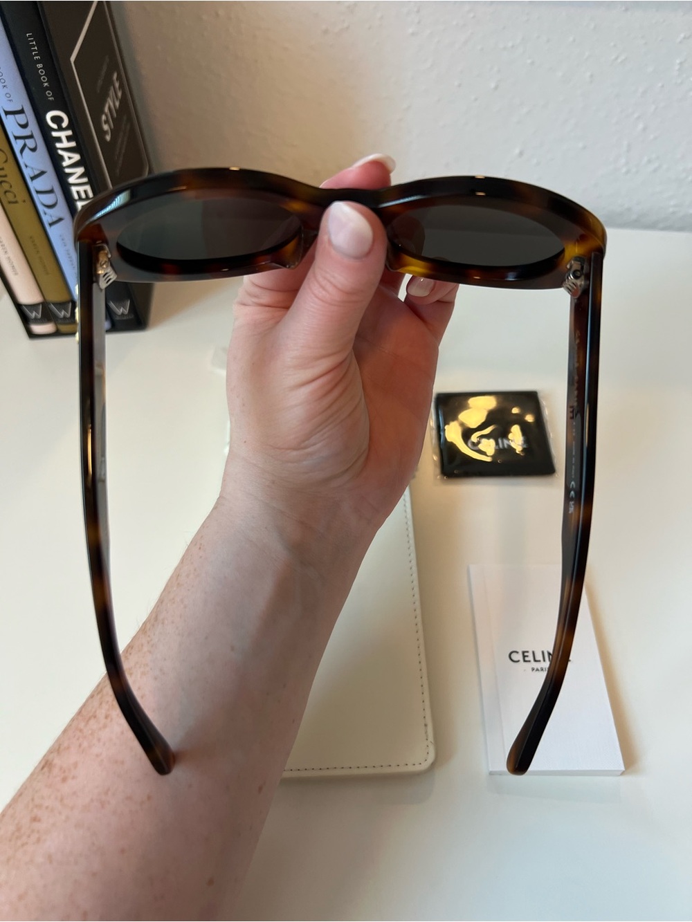 CELINE Tortoiseshell Oval Sunglasses - gently worn! - Picture 7 of 17